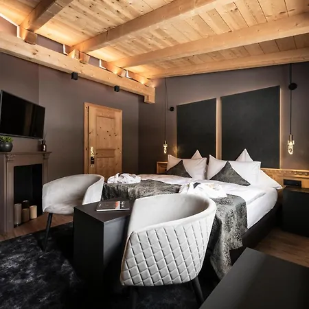 Hotel Acadia - Adults Mountain Home Selva di Val Gardena Exterior photo